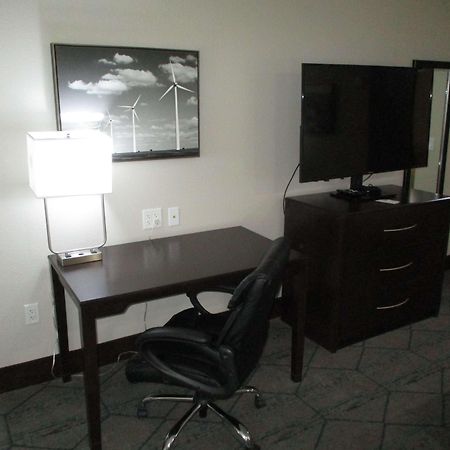 Best Western Plus Mcpherson エクステリア 写真
