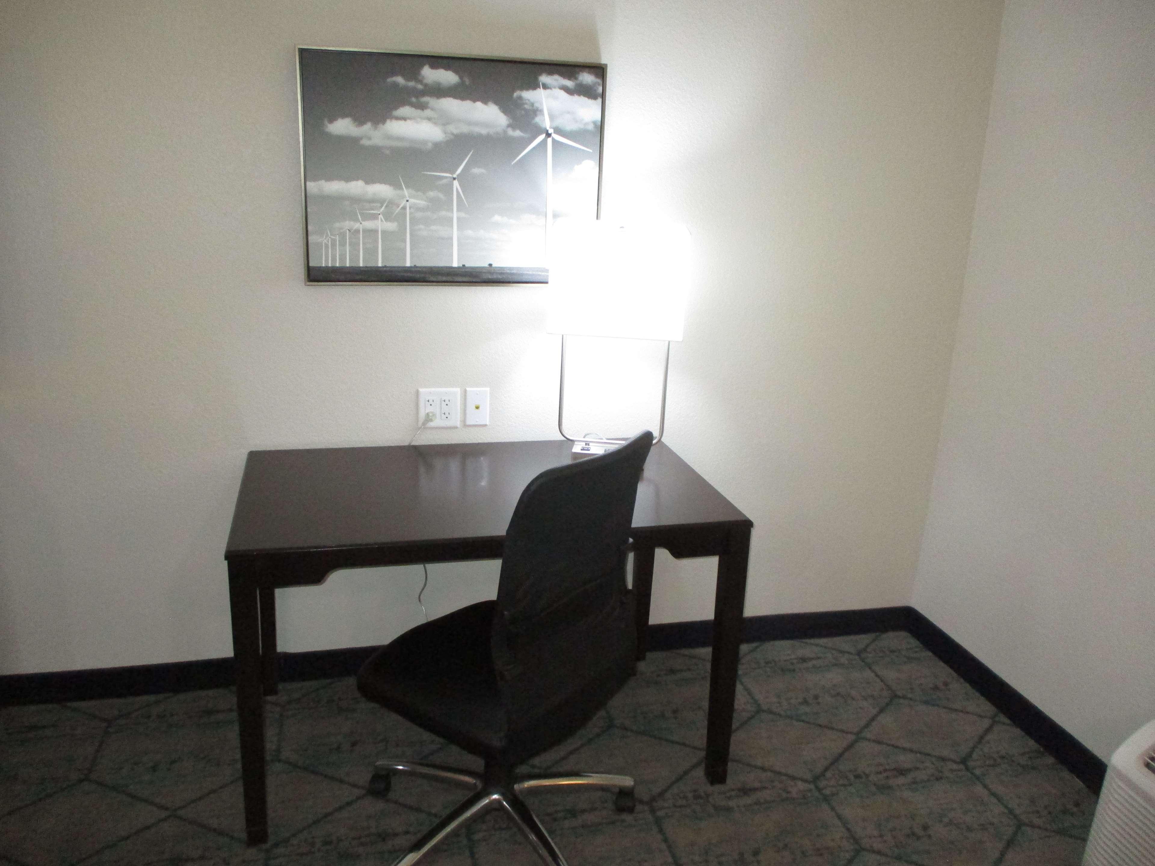 Best Western Plus Mcpherson エクステリア 写真