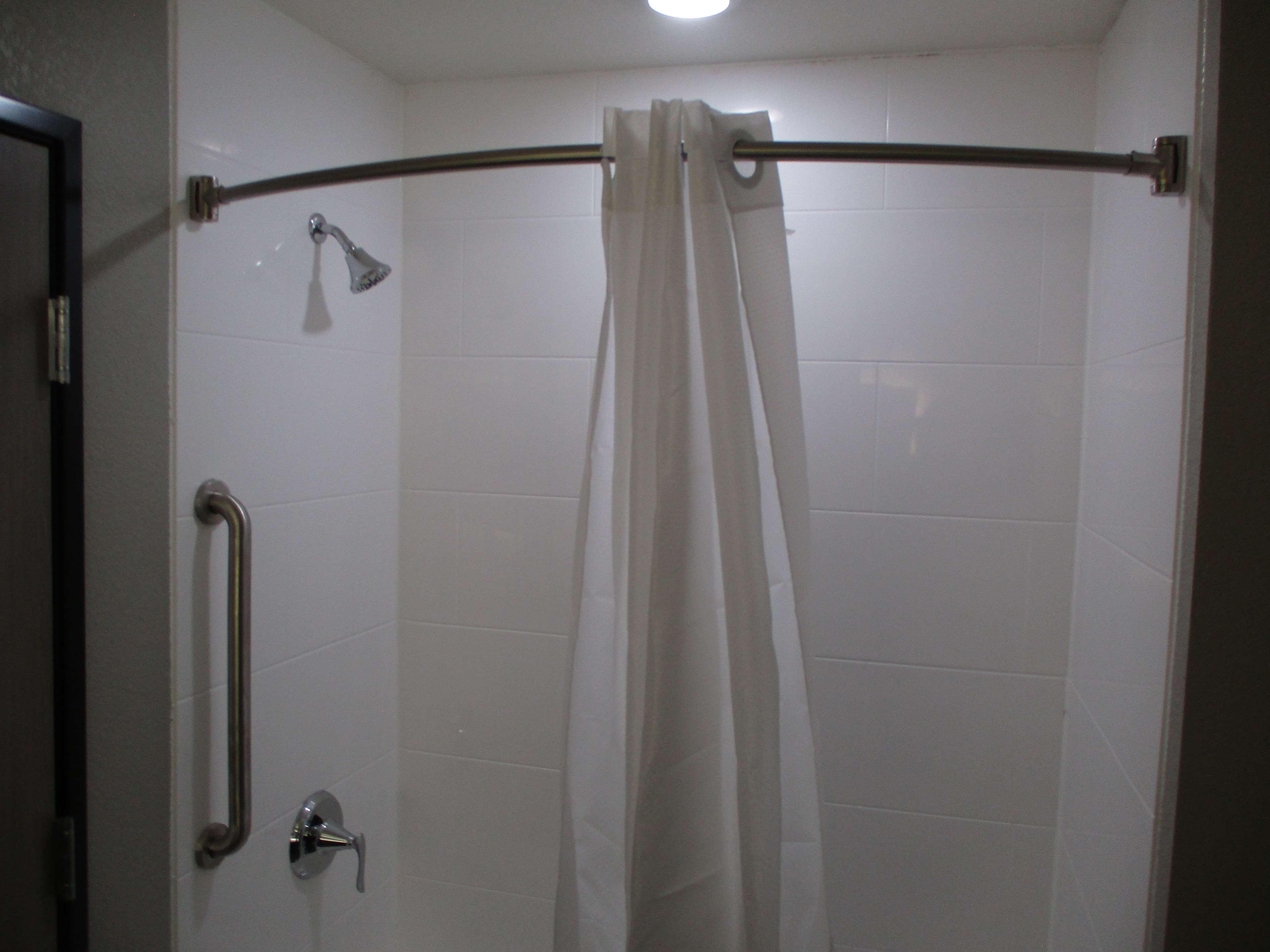 Best Western Plus Mcpherson エクステリア 写真