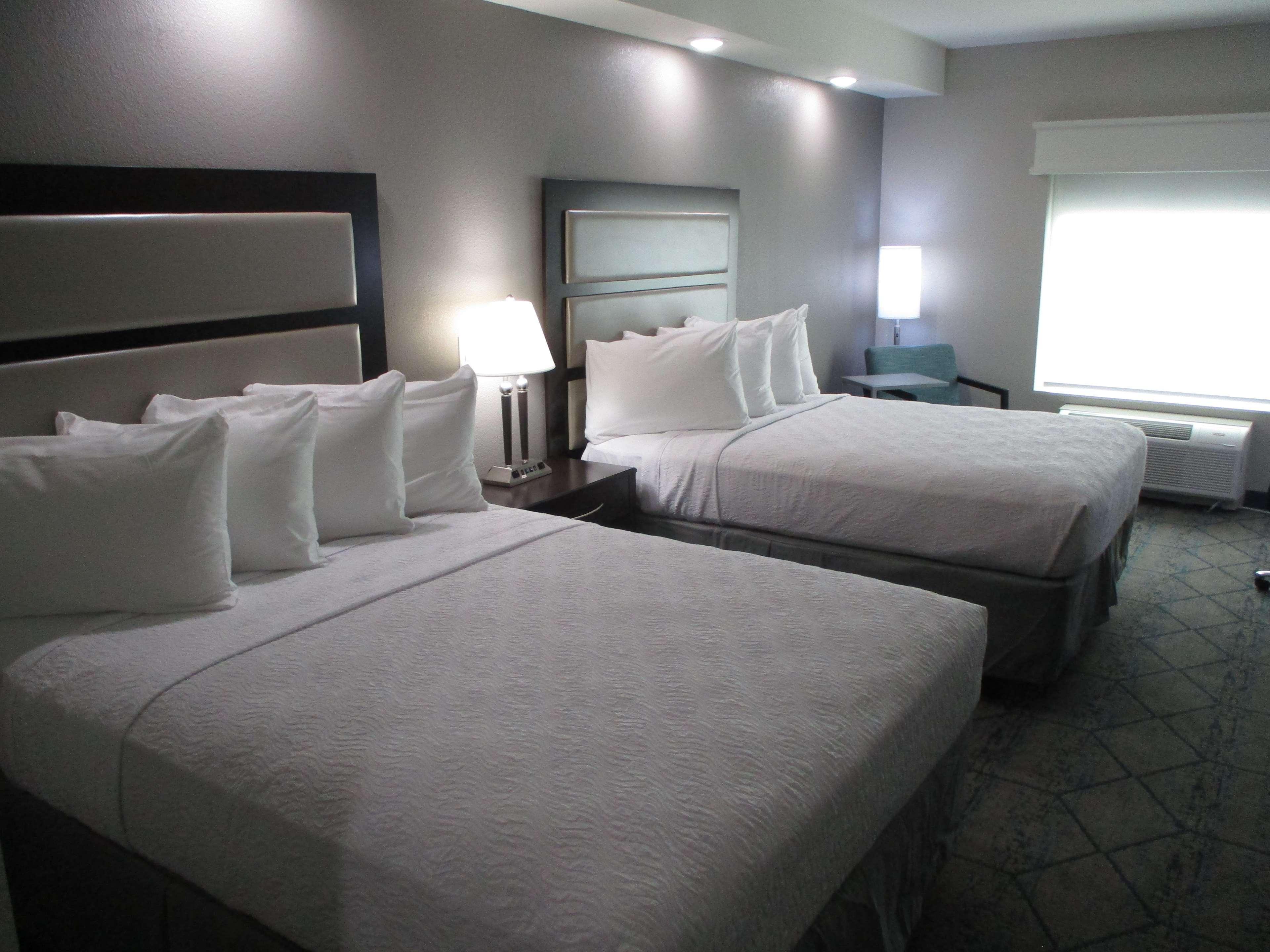 Best Western Plus Mcpherson エクステリア 写真